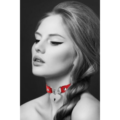 Collar con colgante de corazón rojo